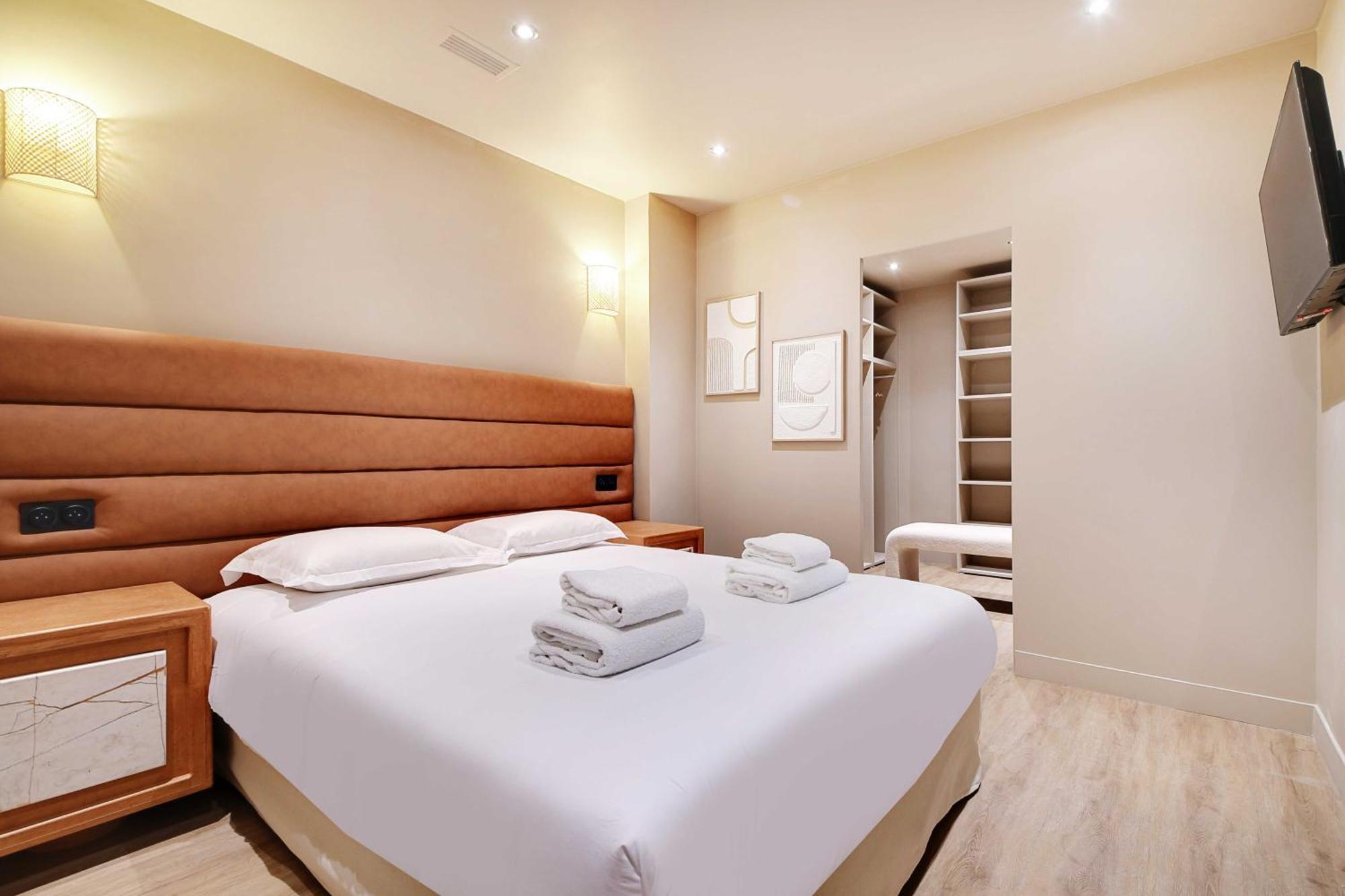 Appartement Elegant - 5bd-12p - Heart Of 'le Marais' Parijs